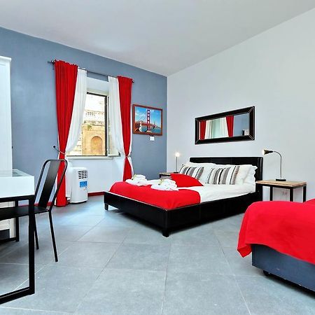 Cozy Apartment Fabia 300 Mt From Colosseum Exterior foto