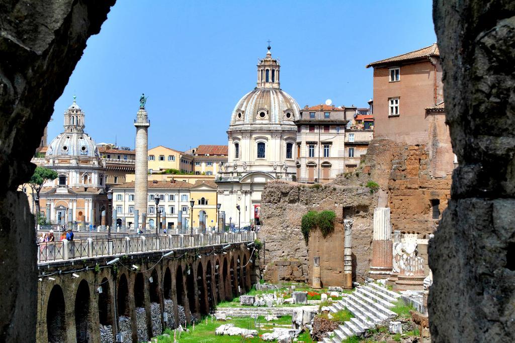 Cozy Apartment Fabia 300 Mt From Colosseum Exterior foto