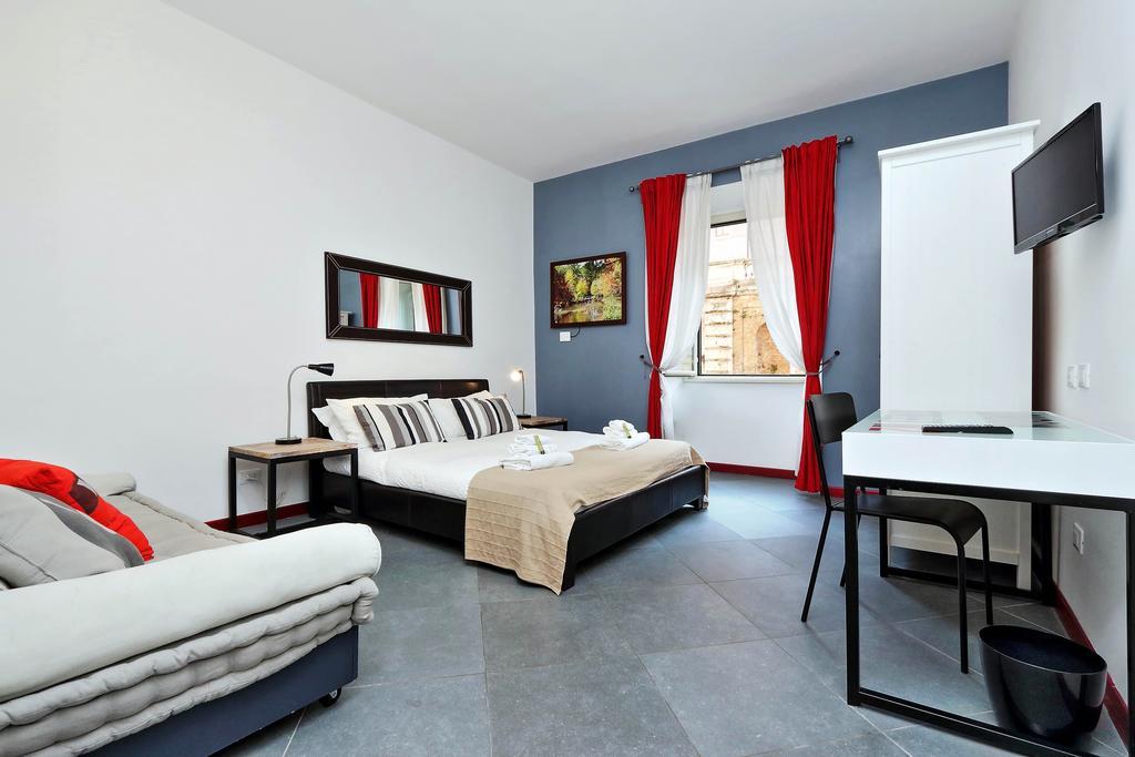 Cozy Apartment Fabia 300 Mt From Colosseum Exterior foto