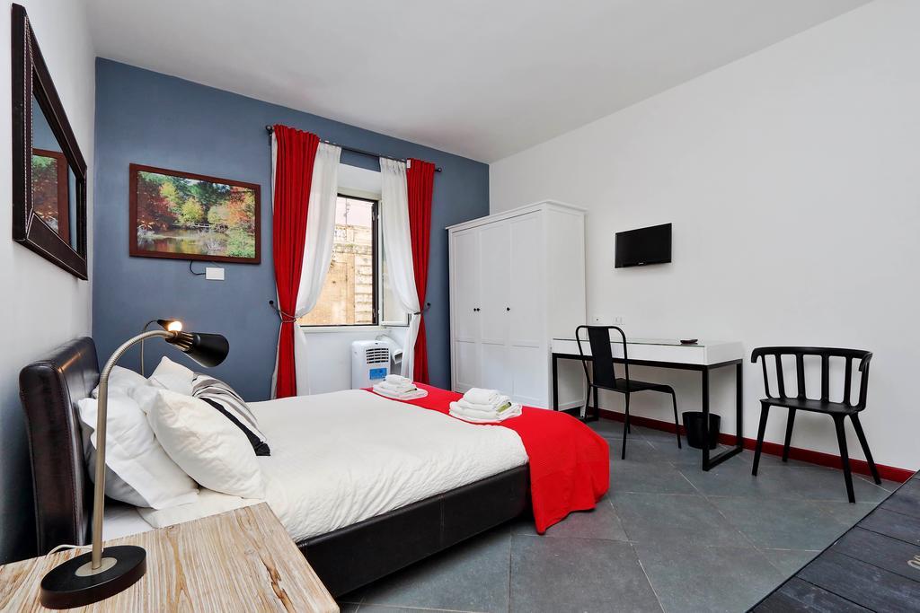 Cozy Apartment Fabia 300 Mt From Colosseum Exterior foto