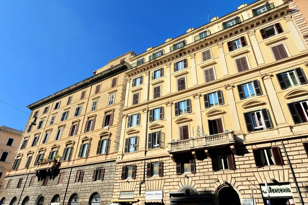 Cozy Apartment Fabia 300 Mt From Colosseum Exterior foto